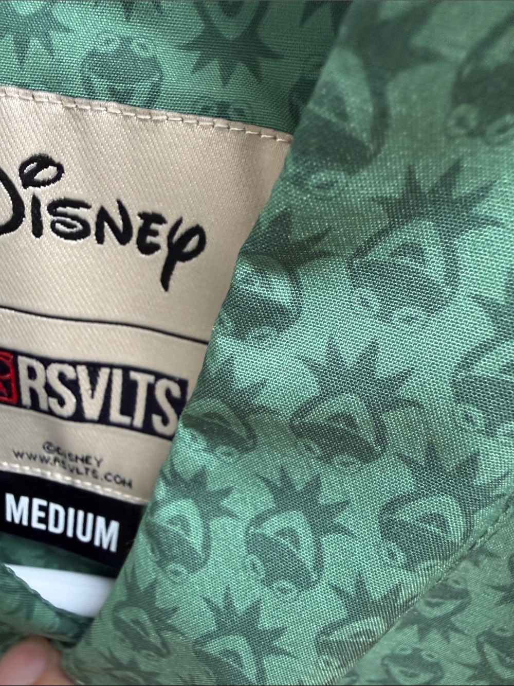 DISNEY'S THE MUPPETS "GOIN' GREEN" - KUNUFLEX
SHORT SLEEVE SHIRT - Picture 3 of 3